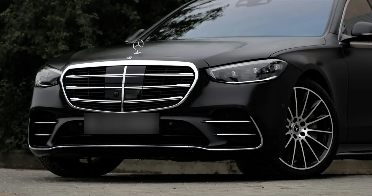Black Mercedes-Benz S-Class, front view